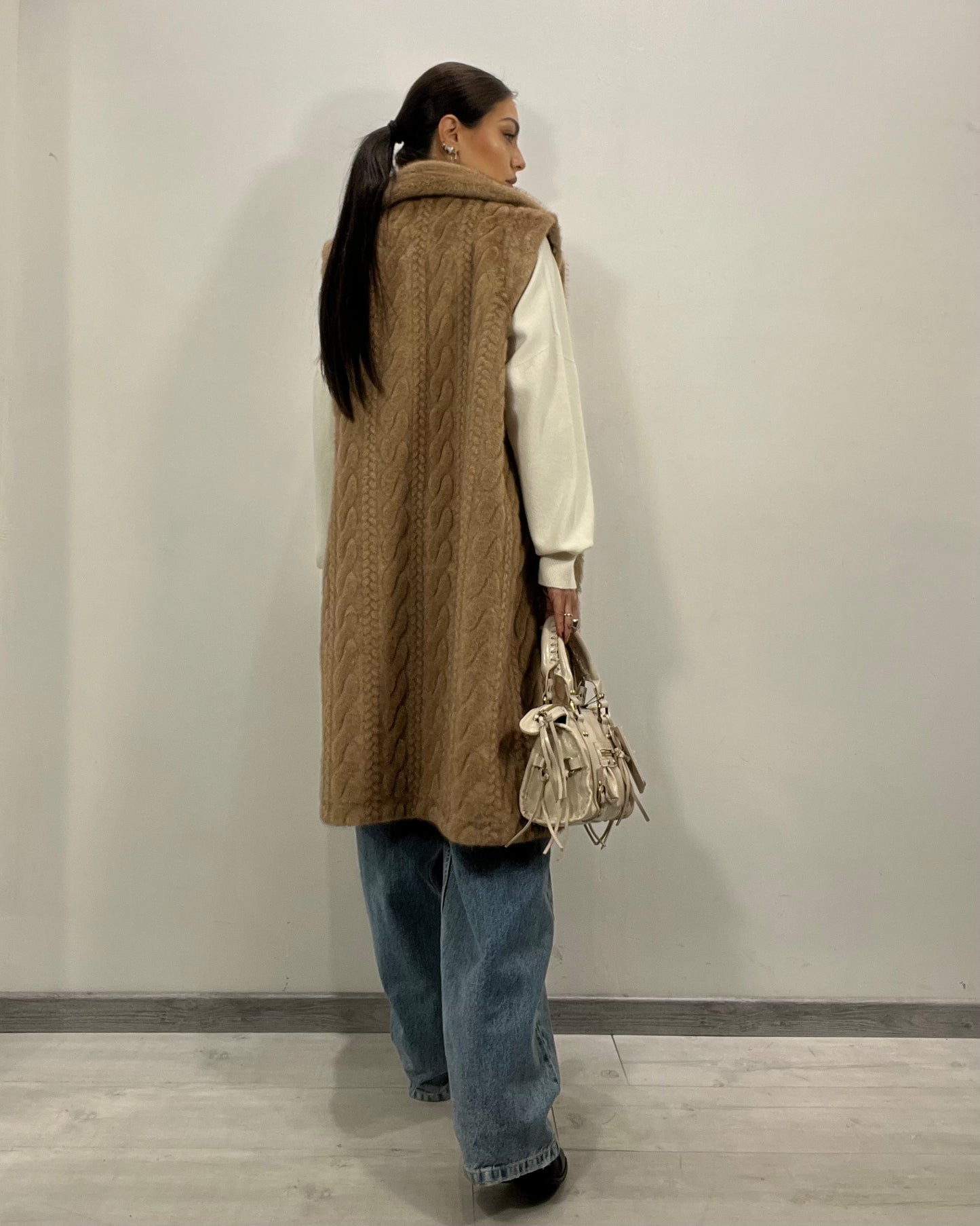 Smanicato ecopelliccia trecce
