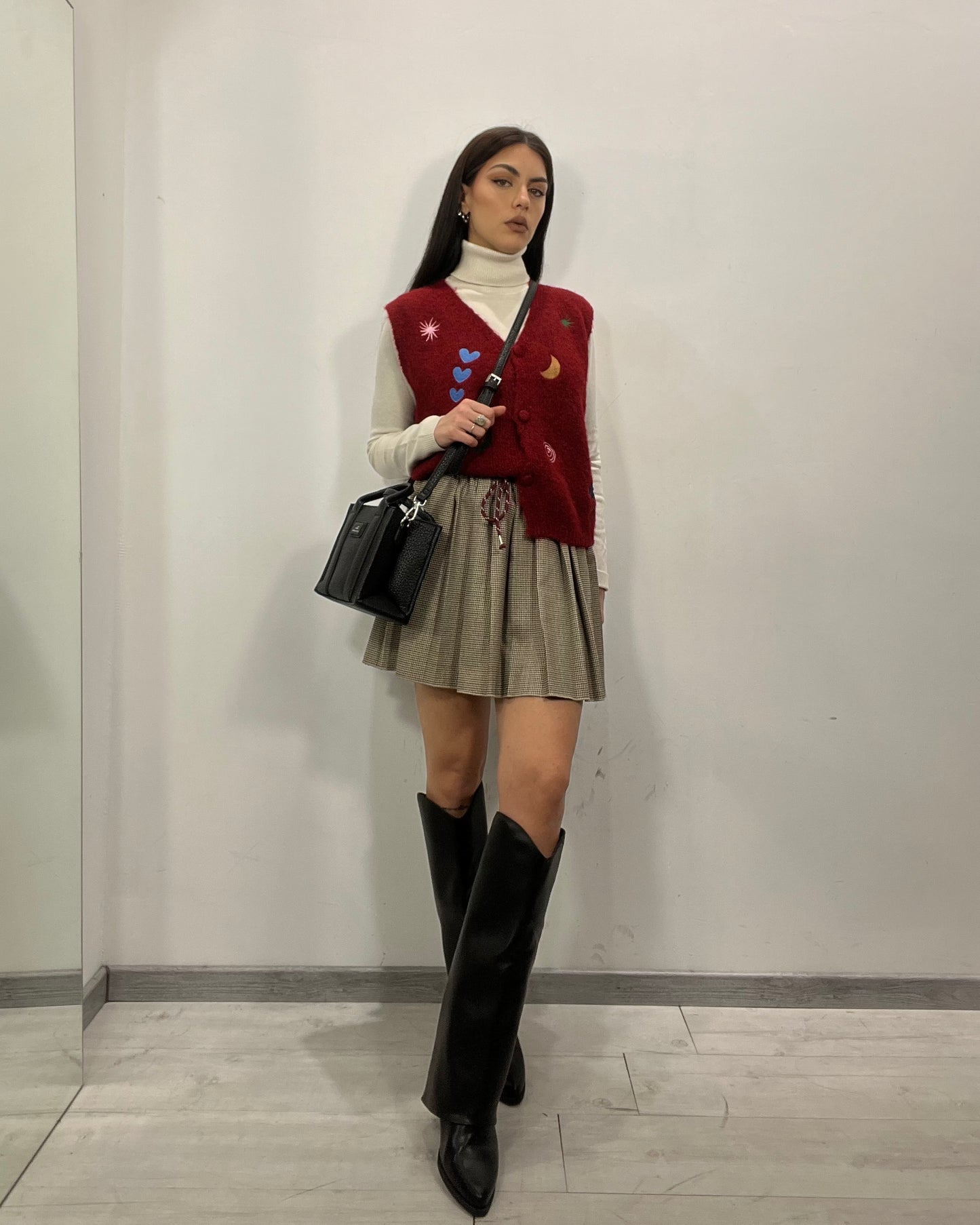 Gilet con ricami rosso