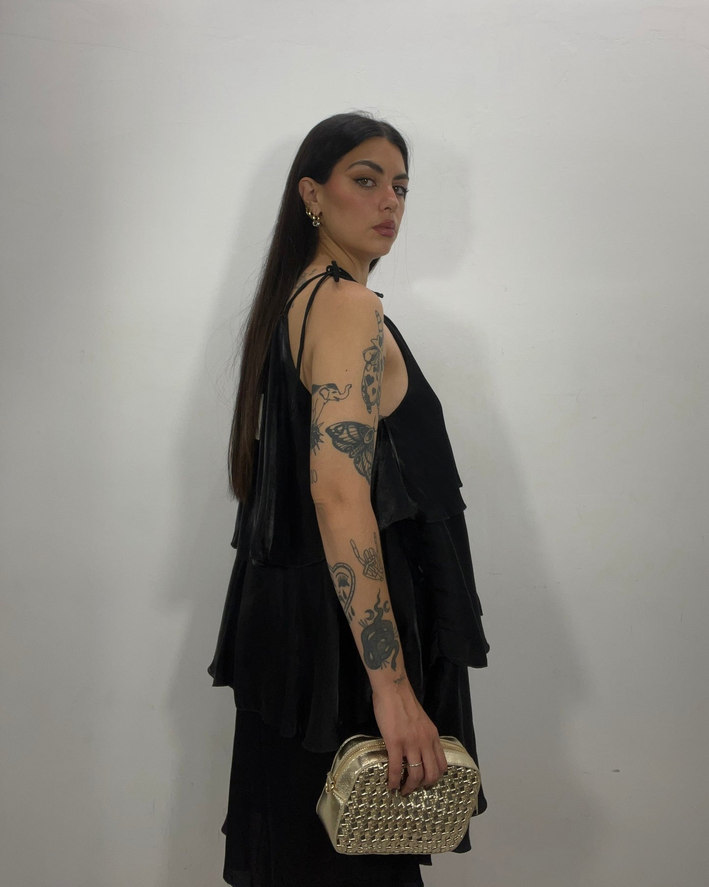 Abito a balze nero