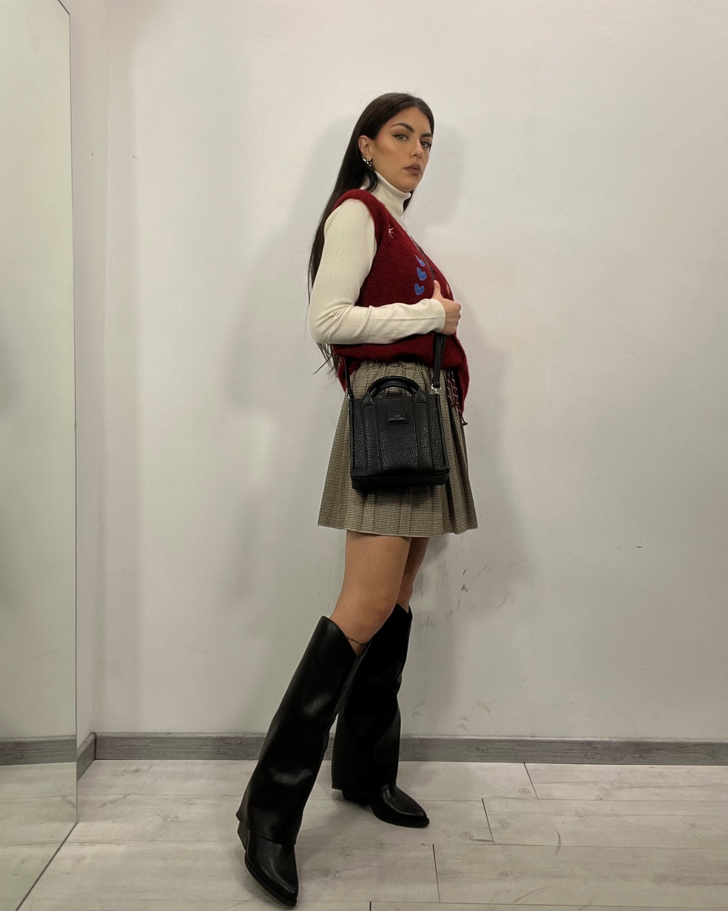 Gilet con ricami rosso