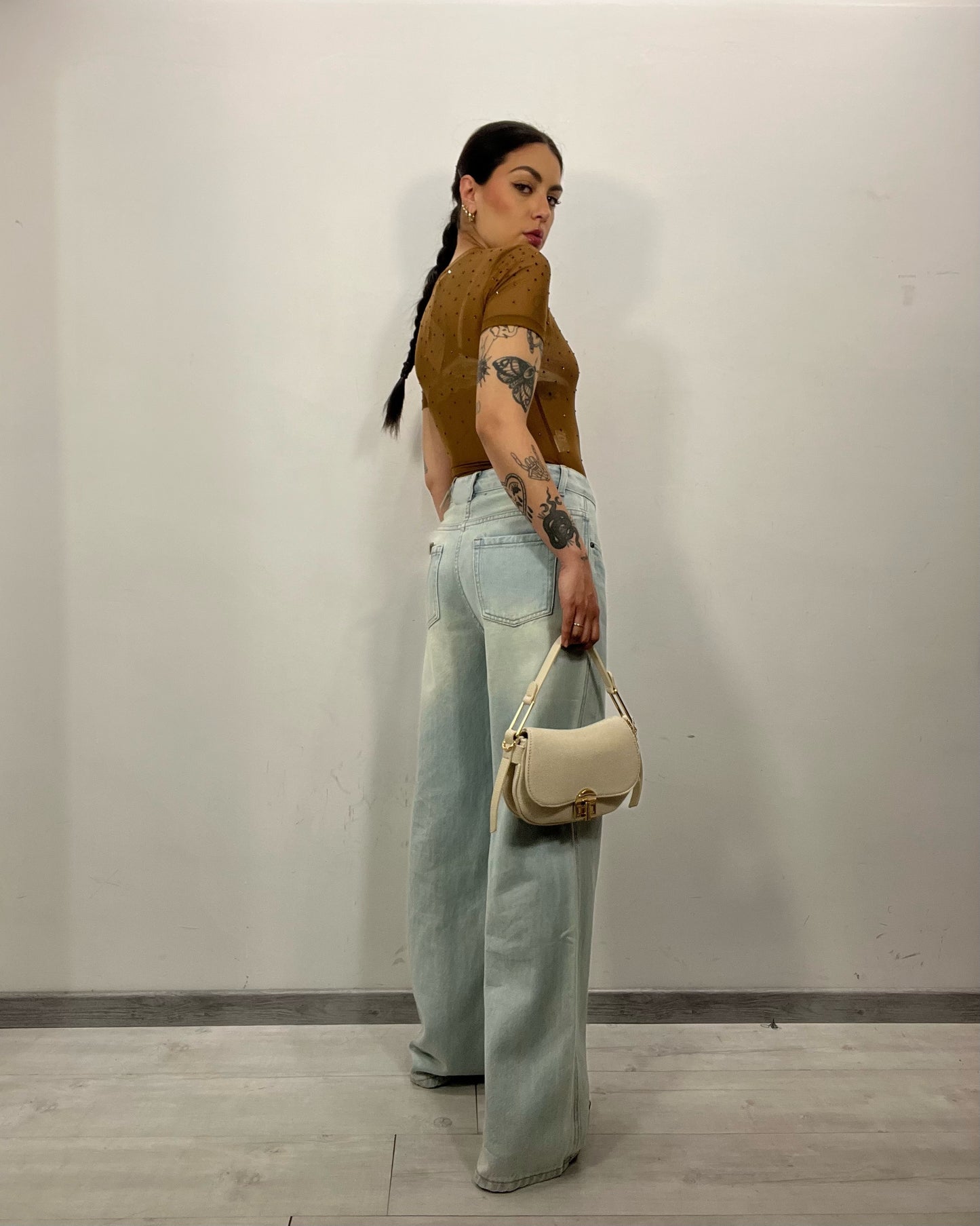 Body marrone strass