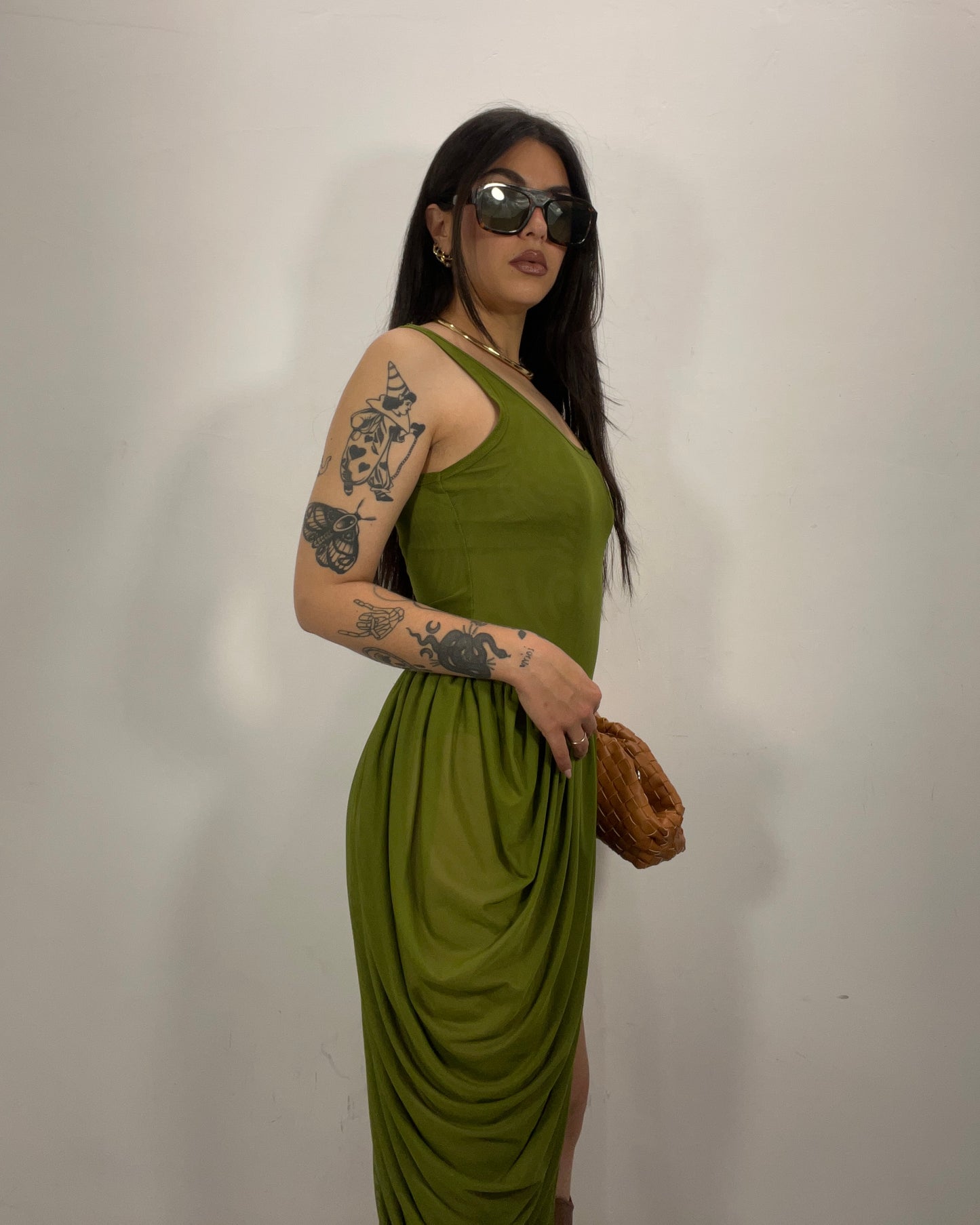 Abito in tulle e drappeggio olive green