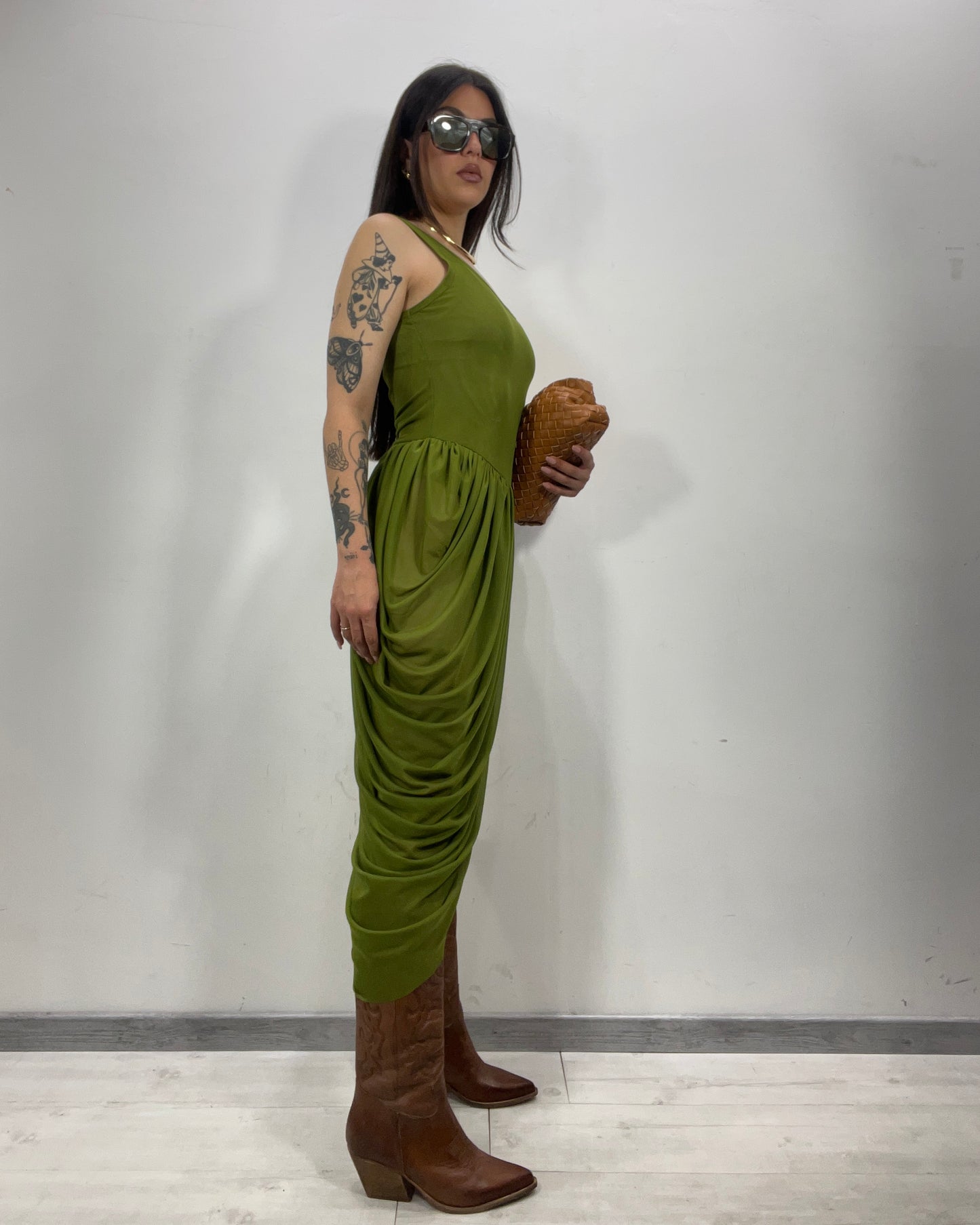 Abito in tulle e drappeggio olive green
