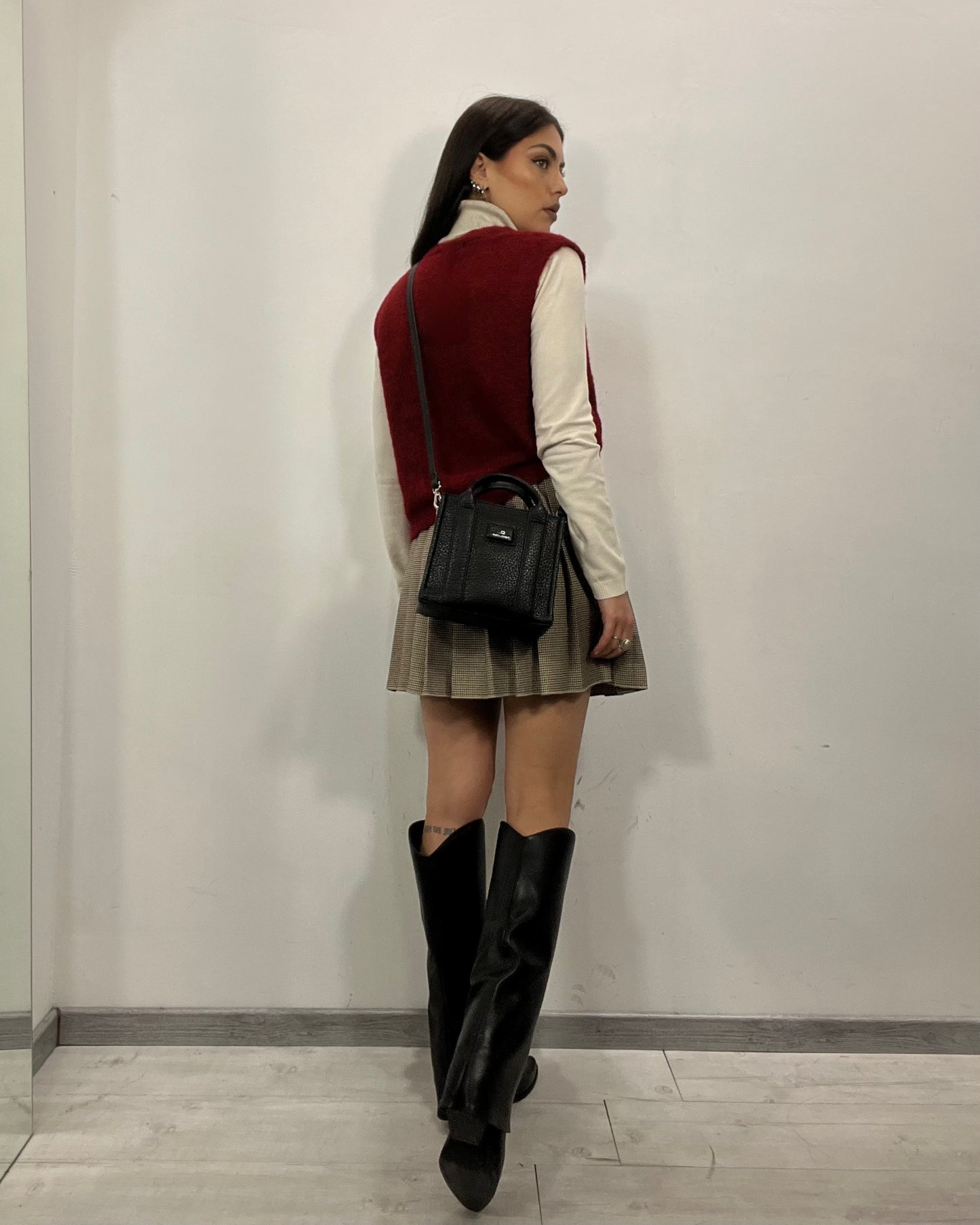 Gilet con ricami rosso