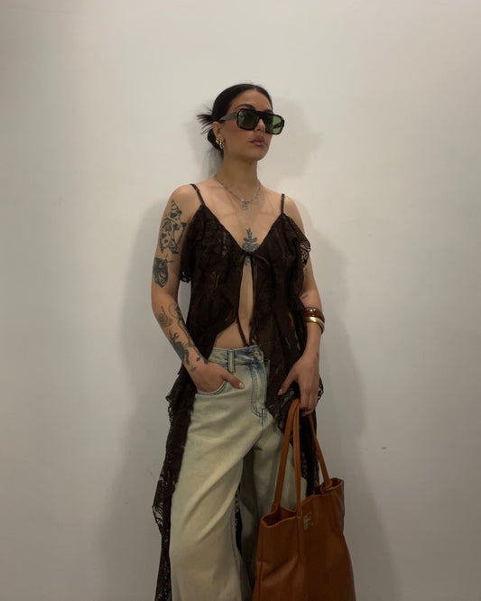 Top in pizzo marrone
