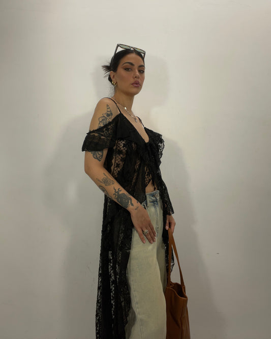 Top in pizzo nero